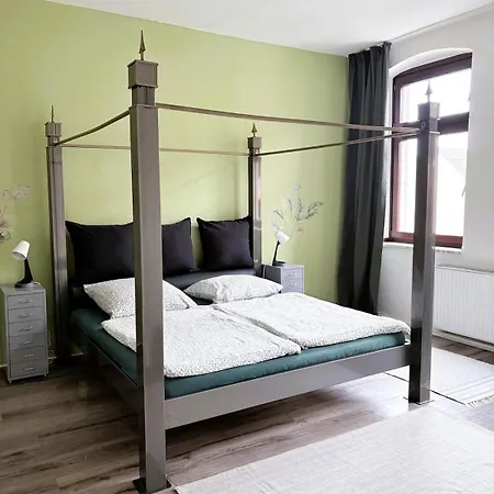 Gemuetliche Altbauwohnung Nahe Veltins-arena Apartman